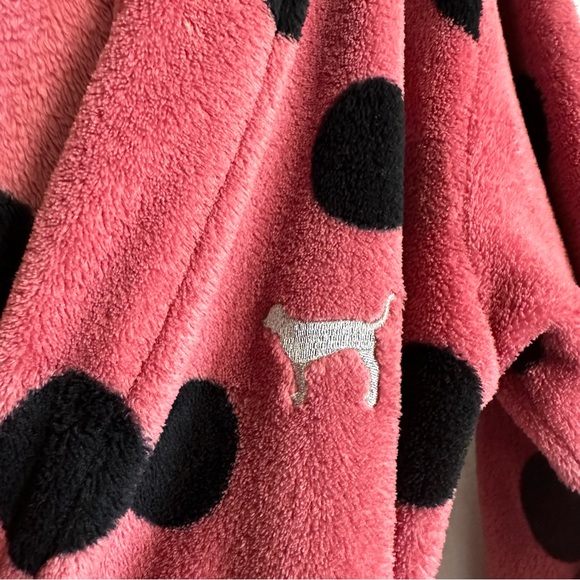 PINK Bathrobe. - Picture 5 of 9